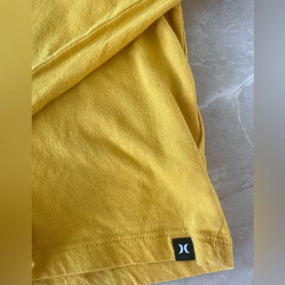 Hurley Tshirt Size Sm Color Yellow Long Sleeve Men UPF Athletic Top Logo Front - Picture 7 of 8
